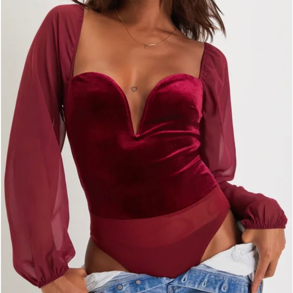 Lulus Chic Poise Wine Red Velvet Notched Balloon Sleeve Bodysuit,Medium, NWT - Picture 5 of 9